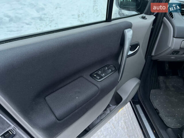 Синий Рено Гранд Сценик, объемом двигателя 1.6 л и пробегом 174 тыс. км за 6200 $, фото 21 на Automoto.ua