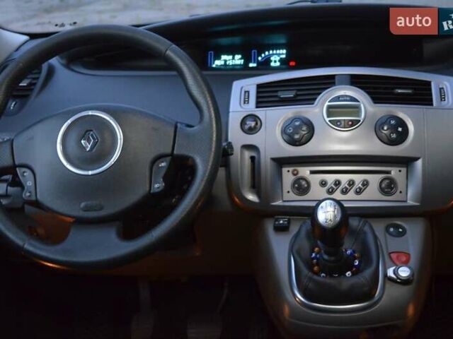 Синий Рено Гранд Сценик, объемом двигателя 1.6 л и пробегом 260 тыс. км за 5600 $, фото 18 на Automoto.ua