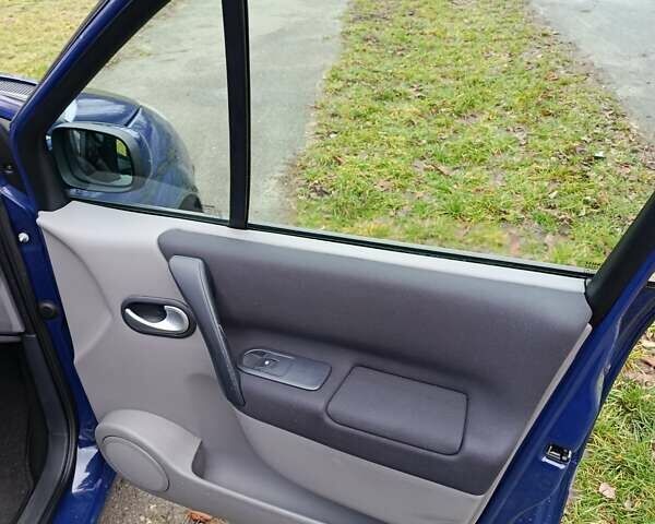 Синий Рено Гранд Сценик, объемом двигателя 1.6 л и пробегом 183 тыс. км за 5750 $, фото 18 на Automoto.ua