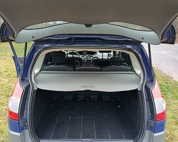 Синий Рено Гранд Сценик, объемом двигателя 1.6 л и пробегом 183 тыс. км за 5750 $, фото 12 на Automoto.ua