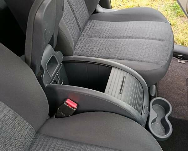 Синий Рено Гранд Сценик, объемом двигателя 1.6 л и пробегом 183 тыс. км за 5750 $, фото 19 на Automoto.ua