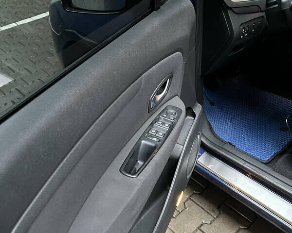 Синий Рено Гранд Сценик, объемом двигателя 1.46 л и пробегом 313 тыс. км за 6700 $, фото 13 на Automoto.ua