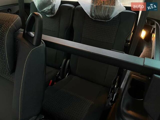 Рено Гранд Сценик 2009 в Луцке на Automoto.ua Синий Рено Гранд Сценик, объемом двигателя 2 л и пробегом 317 тыс. км за 7100 $, фото 37 на Automoto.ua