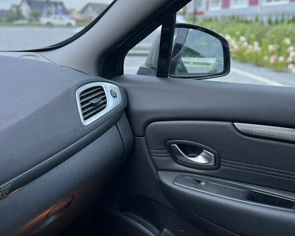 Синий Рено Гранд Сценик, объемом двигателя 2 л и пробегом 220 тыс. км за 7900 $, фото 31 на Automoto.ua