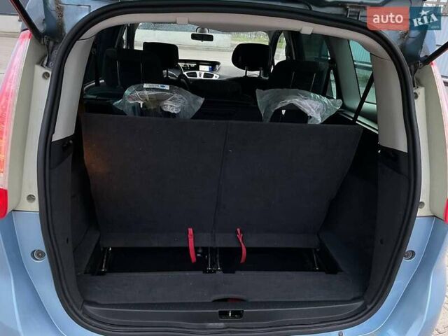 Синій Рено Гранд Сценік, об'ємом двигуна 2 л та пробігом 317 тис. км за 6700 $, фото 28 на Automoto.ua