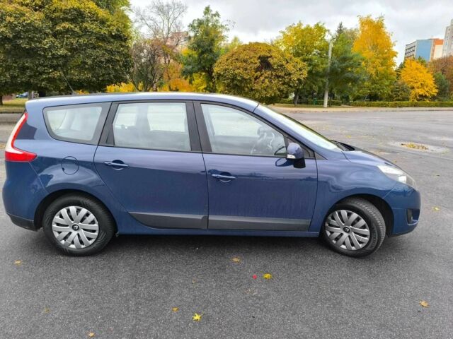 Синий Рено Гранд Сценик, объемом двигателя 1.6 л и пробегом 260 тыс. км за 7300 $, фото 2 на Automoto.ua