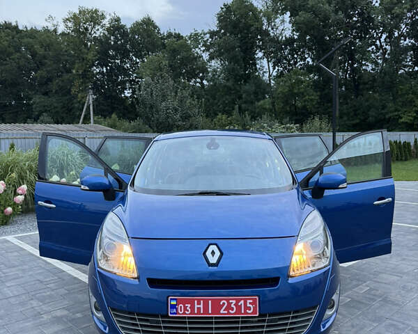 Синий Рено Гранд Сценик, объемом двигателя 2 л и пробегом 220 тыс. км за 7900 $, фото 3 на Automoto.ua