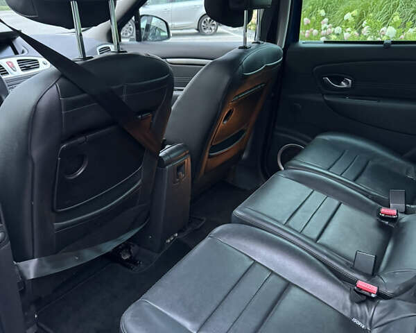 Синий Рено Гранд Сценик, объемом двигателя 2 л и пробегом 220 тыс. км за 7900 $, фото 15 на Automoto.ua