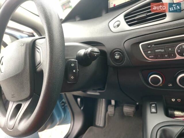 Синий Рено Гранд Сценик, объемом двигателя 1.6 л и пробегом 242 тыс. км за 8000 $, фото 9 на Automoto.ua