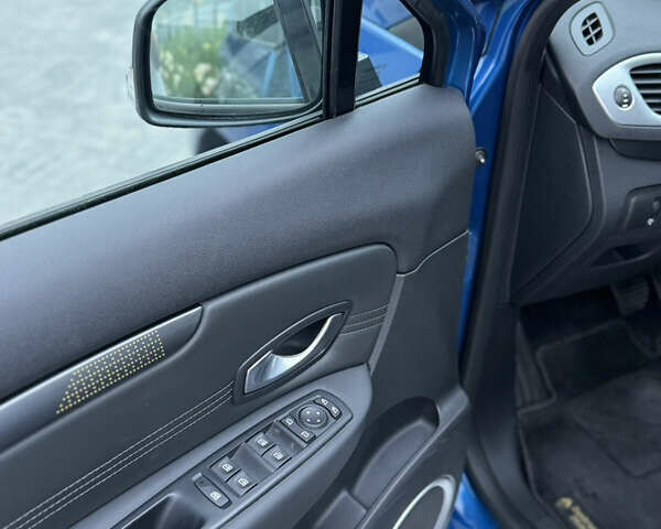 Синий Рено Гранд Сценик, объемом двигателя 2 л и пробегом 220 тыс. км за 7900 $, фото 24 на Automoto.ua