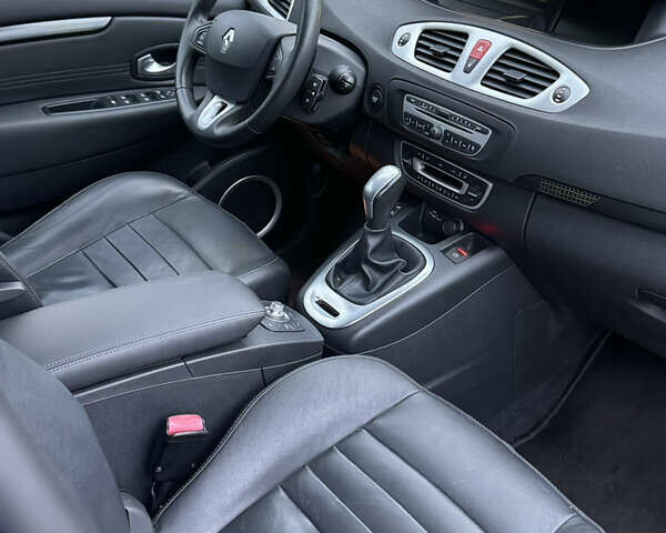 Синий Рено Гранд Сценик, объемом двигателя 2 л и пробегом 220 тыс. км за 7900 $, фото 29 на Automoto.ua