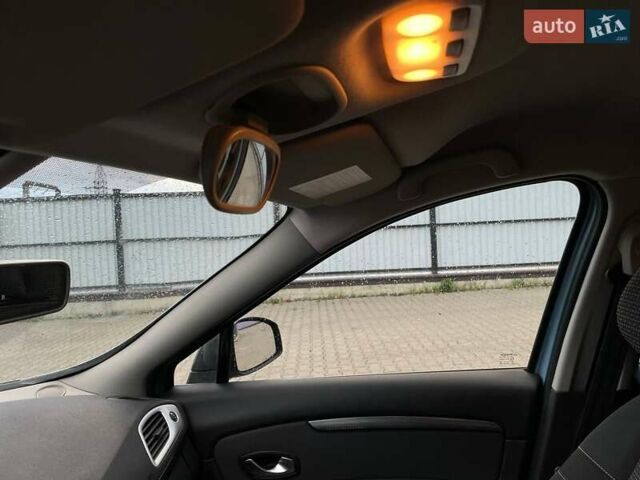 Синій Рено Гранд Сценік, об'ємом двигуна 2 л та пробігом 317 тис. км за 6700 $, фото 48 на Automoto.ua