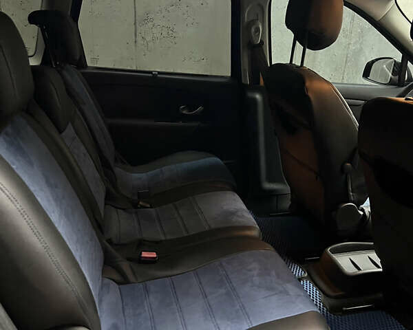 Синий Рено Гранд Сценик, объемом двигателя 1.46 л и пробегом 313 тыс. км за 6700 $, фото 14 на Automoto.ua