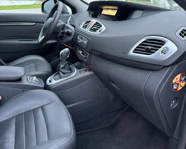 Синий Рено Гранд Сценик, объемом двигателя 2 л и пробегом 220 тыс. км за 7900 $, фото 37 на Automoto.ua