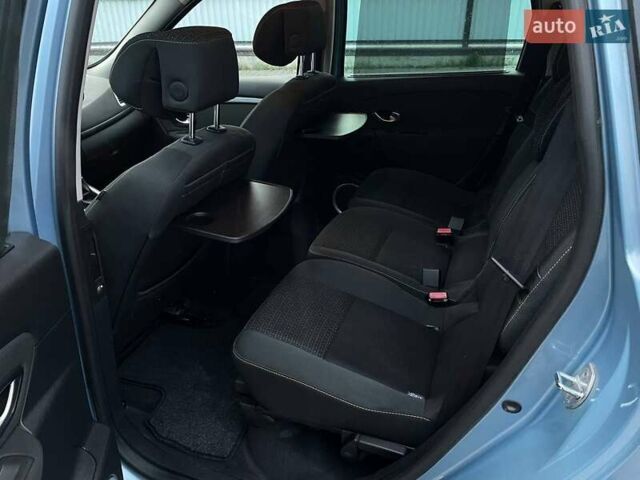 Синій Рено Гранд Сценік, об'ємом двигуна 2 л та пробігом 317 тис. км за 6700 $, фото 41 на Automoto.ua