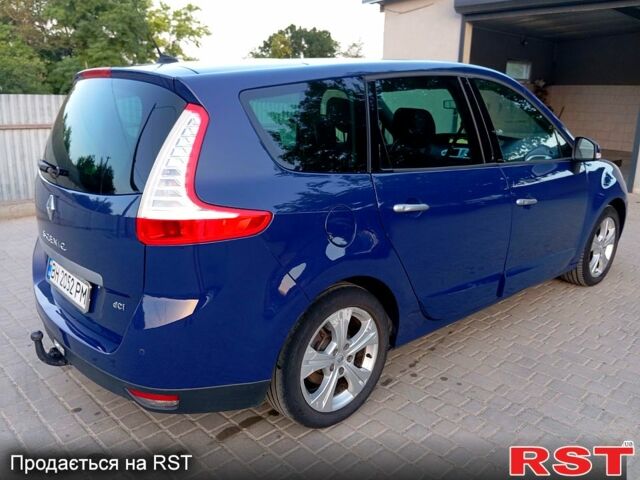 Синій Рено Гранд Сценік, об'ємом двигуна 2 л та пробігом 200 тис. км за 6600 $, фото 2 на Automoto.ua