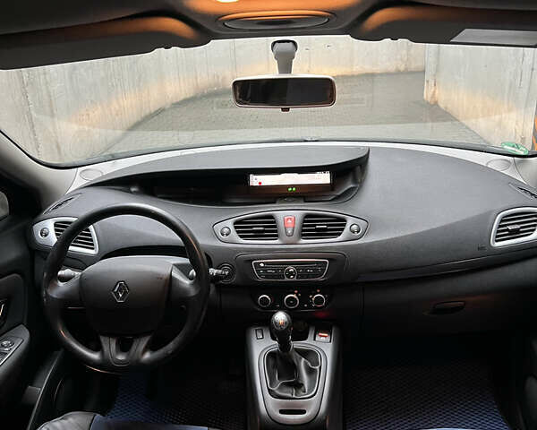 Синий Рено Гранд Сценик, объемом двигателя 1.46 л и пробегом 313 тыс. км за 6700 $, фото 10 на Automoto.ua