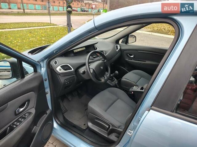 Синий Рено Гранд Сценик, объемом двигателя 1.6 л и пробегом 242 тыс. км за 8000 $, фото 6 на Automoto.ua