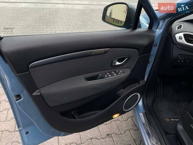 Синій Рено Гранд Сценік, об'ємом двигуна 2 л та пробігом 317 тис. км за 6700 $, фото 44 на Automoto.ua