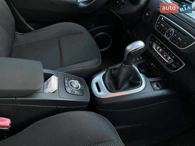 Синій Рено Гранд Сценік, об'ємом двигуна 2 л та пробігом 317 тис. км за 6700 $, фото 30 на Automoto.ua