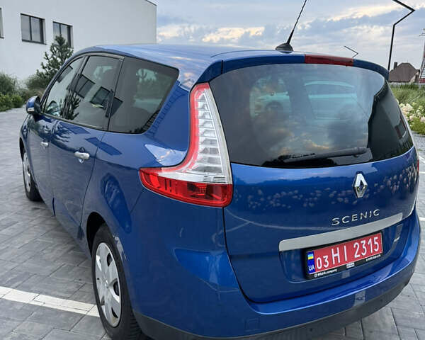 Синий Рено Гранд Сценик, объемом двигателя 2 л и пробегом 220 тыс. км за 7900 $, фото 12 на Automoto.ua