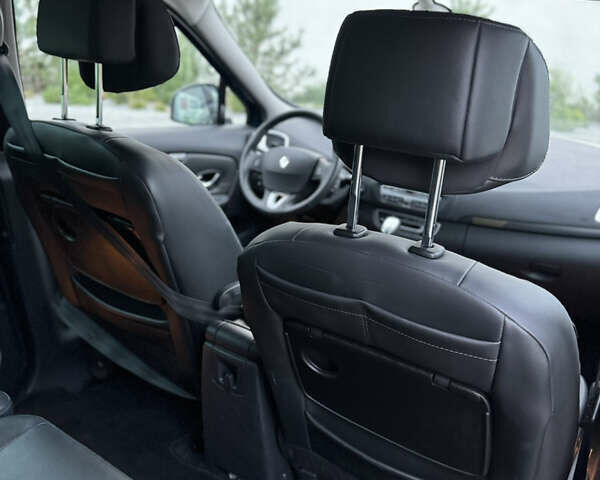 Синий Рено Гранд Сценик, объемом двигателя 2 л и пробегом 220 тыс. км за 7900 $, фото 25 на Automoto.ua