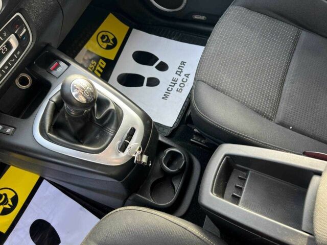 Синий Рено Гранд Сценик, объемом двигателя 1.5 л и пробегом 193 тыс. км за 7000 $, фото 15 на Automoto.ua