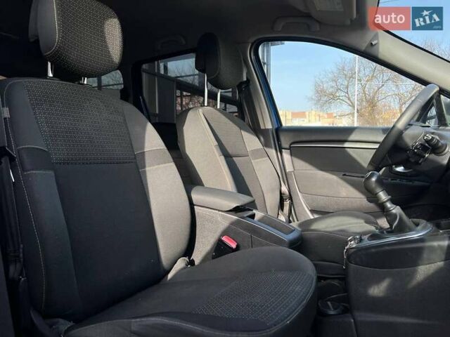 Синій Рено Гранд Сценік, об'ємом двигуна 1.46 л та пробігом 193 тис. км за 7000 $, фото 22 на Automoto.ua