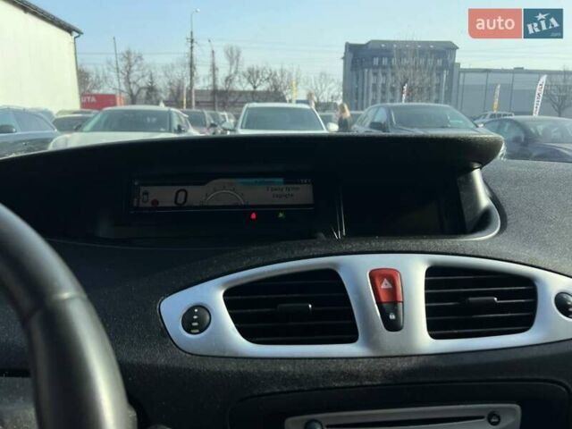 Синій Рено Гранд Сценік, об'ємом двигуна 1.46 л та пробігом 193 тис. км за 7000 $, фото 10 на Automoto.ua