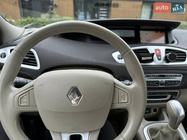 Рено Гранд Сценік 2010 у Львові на Automoto.ua Синій Рено Гранд Сценік, об'ємом двигуна 0 л та пробігом 153 тис. км за 3092 $, фото 16 на Automoto.ua