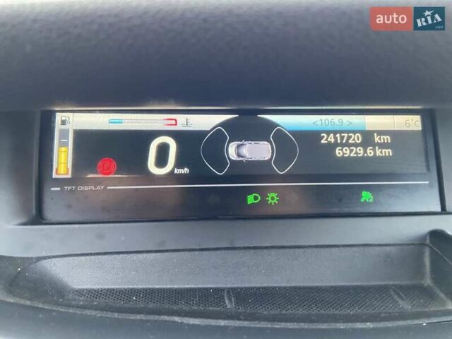 Синий Рено Гранд Сценик, объемом двигателя 1.9 л и пробегом 242 тыс. км за 7200 $, фото 12 на Automoto.ua