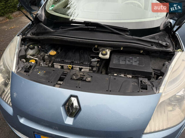 Рено Гранд Сценік 2010 у Львові на Automoto.ua Синій Рено Гранд Сценік, об'ємом двигуна 0 л та пробігом 153 тис. км за 3092 $, фото 15 на Automoto.ua
