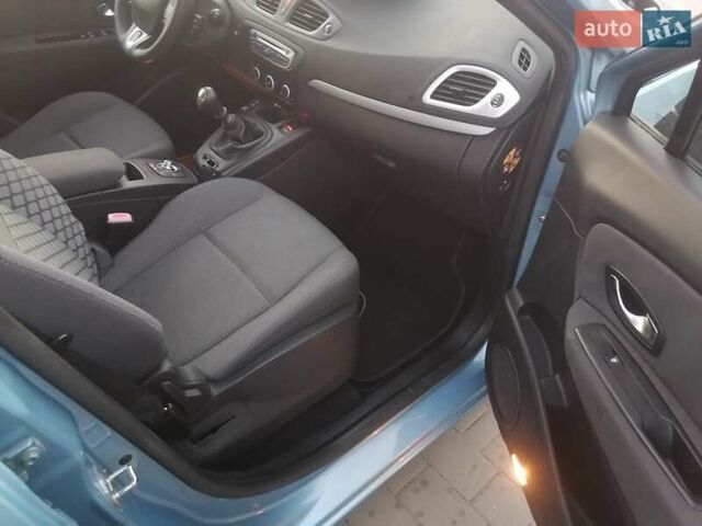 Синій Рено Гранд Сценік, об'ємом двигуна 1.6 л та пробігом 254 тис. км за 7600 $, фото 13 на Automoto.ua