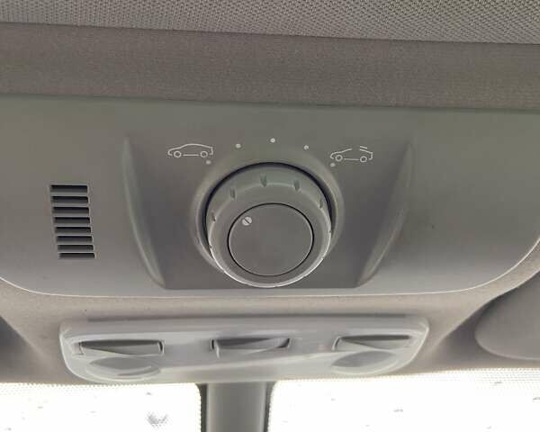 Синий Рено Гранд Сценик, объемом двигателя 1.9 л и пробегом 242 тыс. км за 7200 $, фото 18 на Automoto.ua