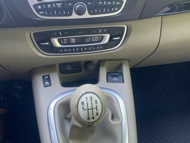 Синій Рено Гранд Сценік, об'ємом двигуна 1.5 л та пробігом 277 тис. км за 7100 $, фото 13 на Automoto.ua