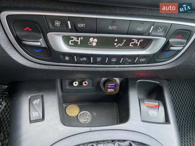 Синий Рено Гранд Сценик, объемом двигателя 1.9 л и пробегом 242 тыс. км за 7200 $, фото 37 на Automoto.ua