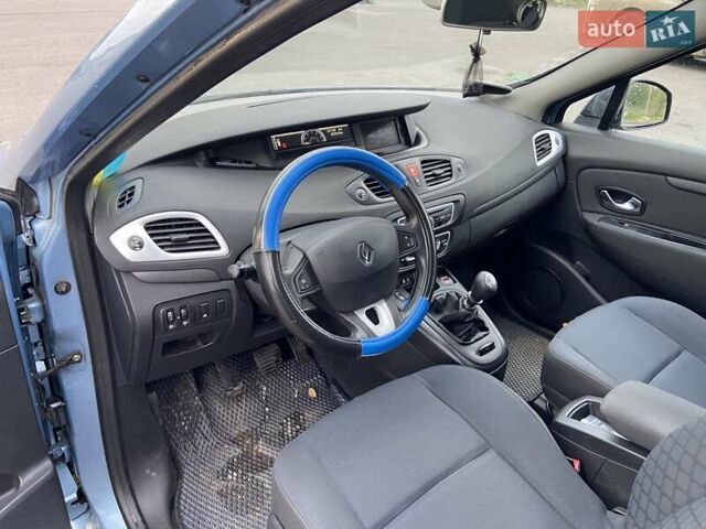 Синий Рено Гранд Сценик, объемом двигателя 1.9 л и пробегом 242 тыс. км за 7200 $, фото 29 на Automoto.ua