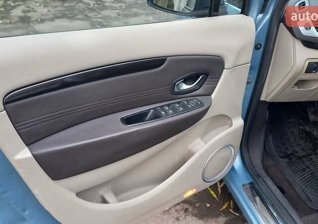 Синий Рено Гранд Сценик, объемом двигателя 2 л и пробегом 231 тыс. км за 7350 $, фото 16 на Automoto.ua