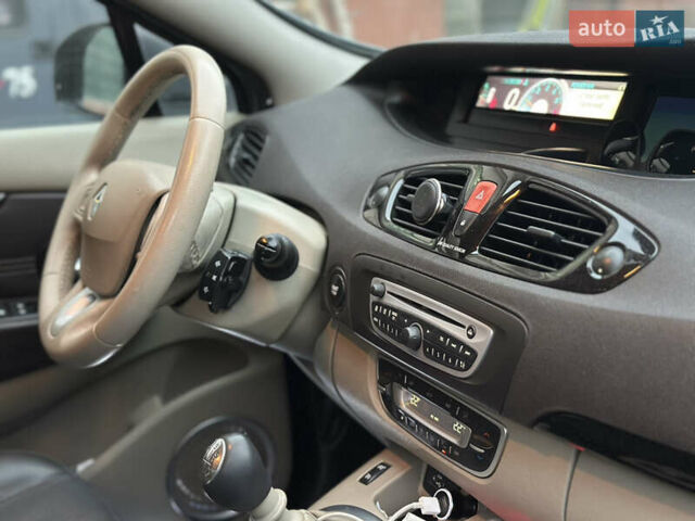 Синий Рено Гранд Сценик, объемом двигателя 1.5 л и пробегом 453 тыс. км за 5900 $, фото 30 на Automoto.ua