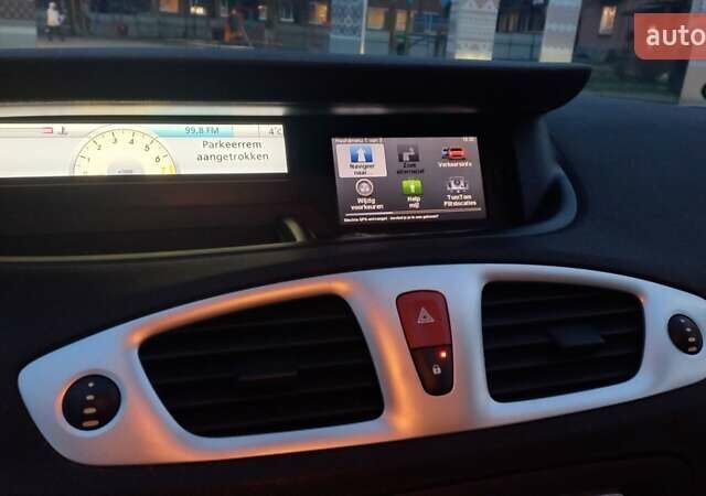 Синий Рено Гранд Сценик, объемом двигателя 2 л и пробегом 231 тыс. км за 7350 $, фото 25 на Automoto.ua