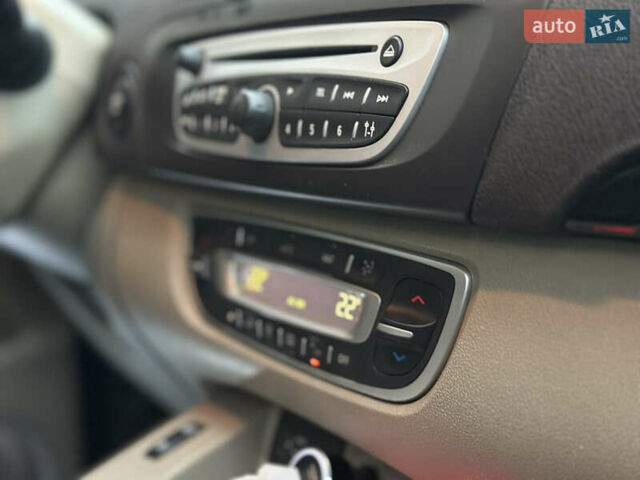 Синий Рено Гранд Сценик, объемом двигателя 1.5 л и пробегом 453 тыс. км за 5900 $, фото 29 на Automoto.ua