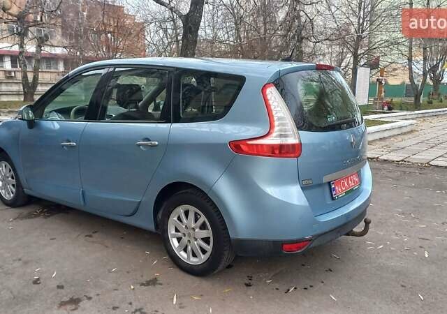 Синий Рено Гранд Сценик, объемом двигателя 2 л и пробегом 231 тыс. км за 7350 $, фото 4 на Automoto.ua