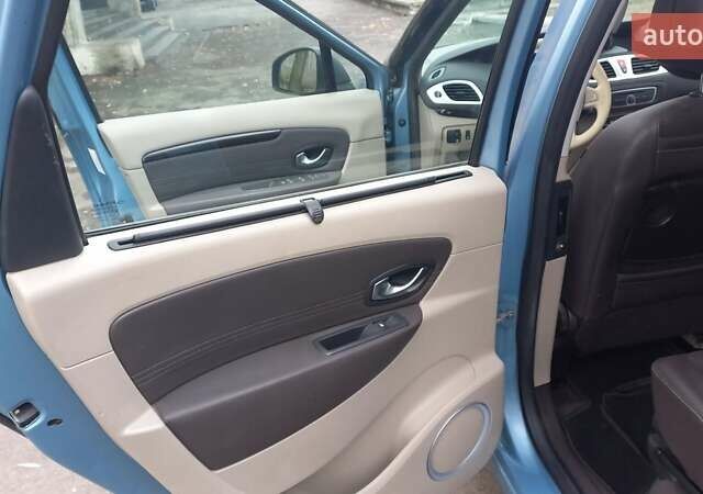 Синий Рено Гранд Сценик, объемом двигателя 2 л и пробегом 231 тыс. км за 7350 $, фото 18 на Automoto.ua