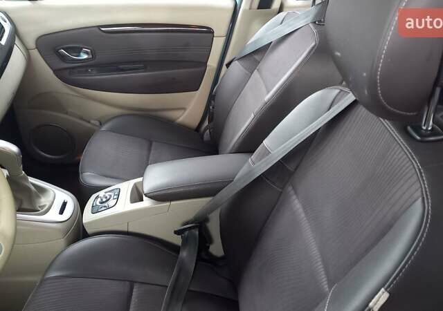 Синий Рено Гранд Сценик, объемом двигателя 2 л и пробегом 231 тыс. км за 7350 $, фото 21 на Automoto.ua