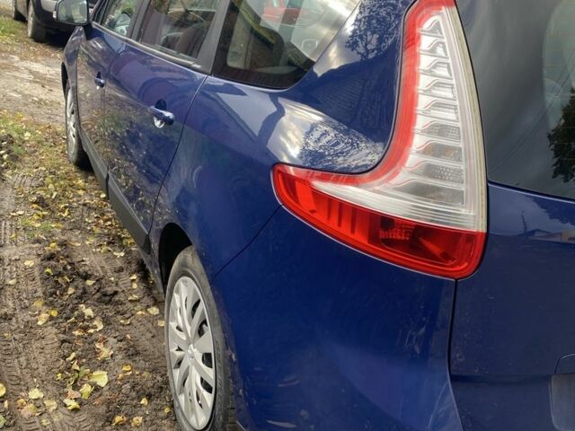 Синий Рено Гранд Сценик, объемом двигателя 1.5 л и пробегом 320 тыс. км за 7700 $, фото 5 на Automoto.ua