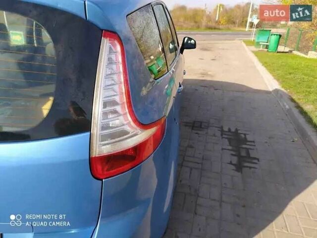Синій Рено Гранд Сценік, об'ємом двигуна 1.5 л та пробігом 180 тис. км за 8700 $, фото 3 на Automoto.ua