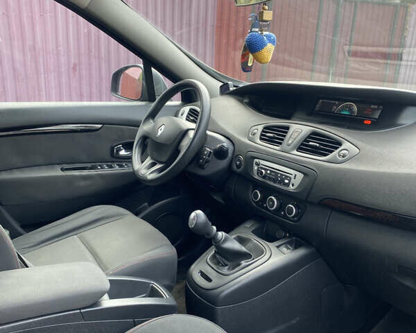 Синий Рено Гранд Сценик, объемом двигателя 1.5 л и пробегом 324 тыс. км за 7250 $, фото 16 на Automoto.ua