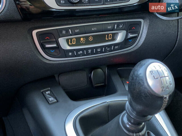 Синій Рено Гранд Сценік, об'ємом двигуна 1.6 л та пробігом 311 тис. км за 9155 $, фото 45 на Automoto.ua