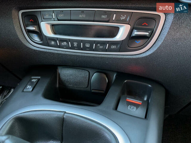 Синій Рено Гранд Сценік, об'ємом двигуна 1.6 л та пробігом 311 тис. км за 9155 $, фото 36 на Automoto.ua