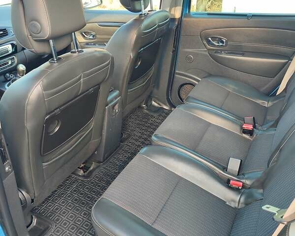 Синий Рено Гранд Сценик, объемом двигателя 1.6 л и пробегом 209 тыс. км за 9800 $, фото 31 на Automoto.ua